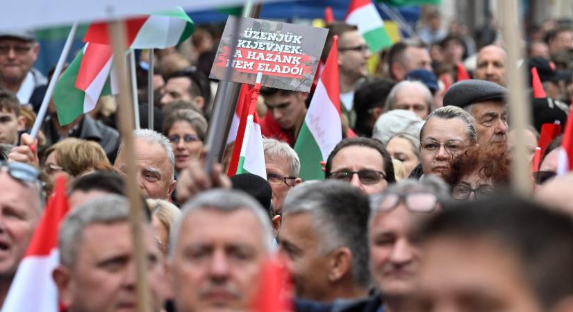 Azzal fenyegetett, hogy Molotov-koktélt dob a tömegbe a pártrendezvényen