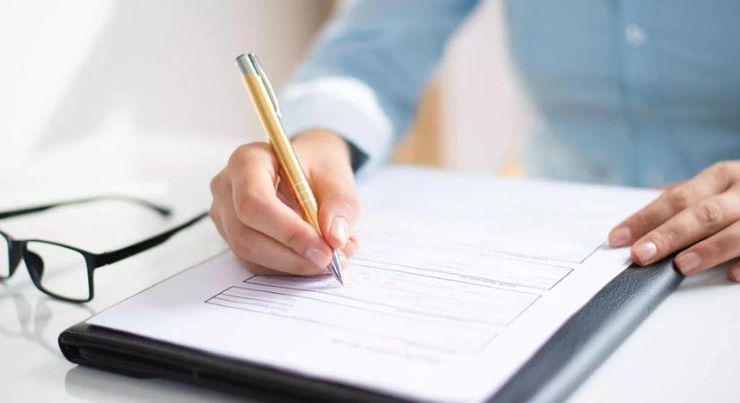 Hat pályázatot hirdetett meg a Magyar Nemzeti Tanács