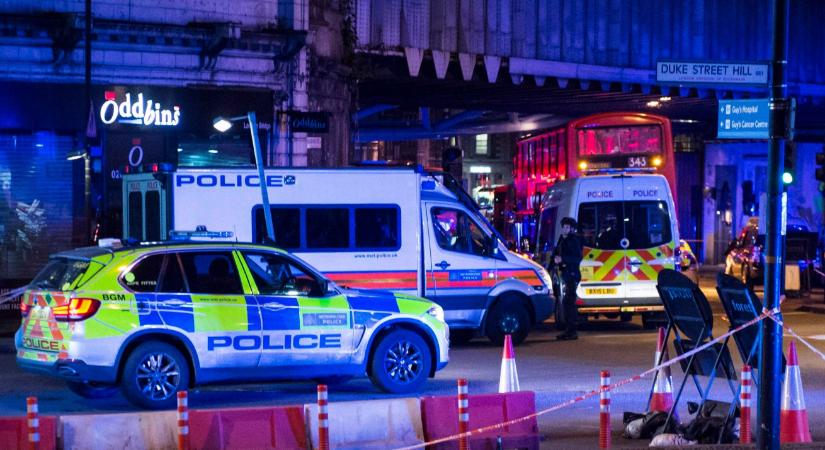 Egy zsidó önkéntes mentőszervezethez tartozó mentőautókat gyújtottak fel Londonban