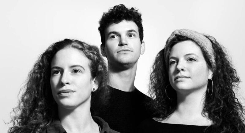 Közveszélyes munkakerülők – A családi múltból építkezik a Thury testvérek előadása