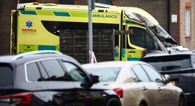 Zsidó jótékonysági szervezet mentőautóit gyújtották fel Londonban