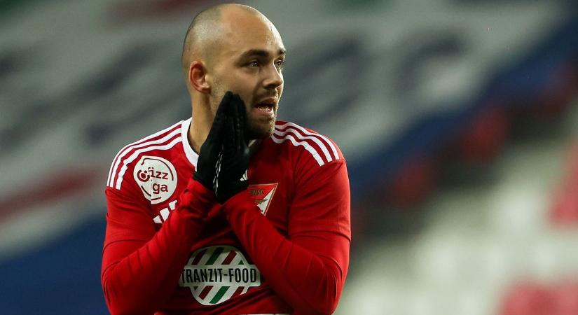 Videó: Ez mégis mi volt? Meccset eldöntő hiba a Puskás Akadémia-DVSC találkozón?