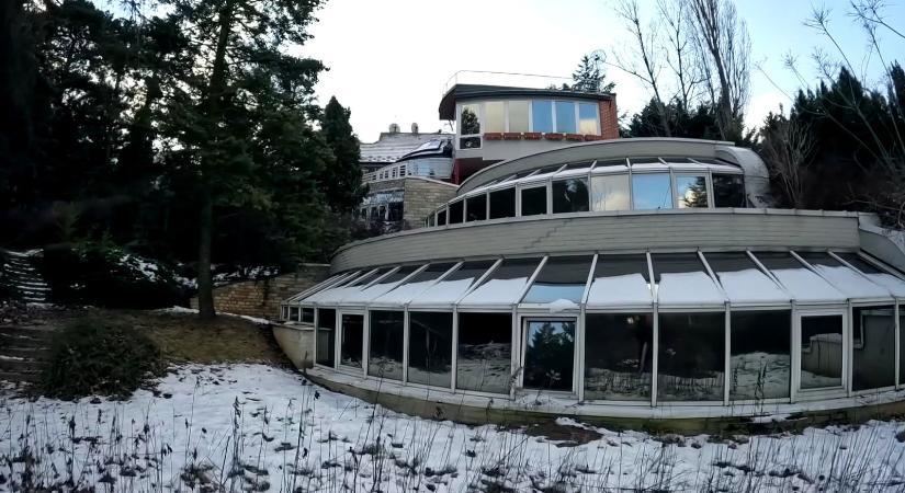 Bementek a magyar milliárdos otthonába, nyilvánosságra hozták a rendkívüli felvételeket