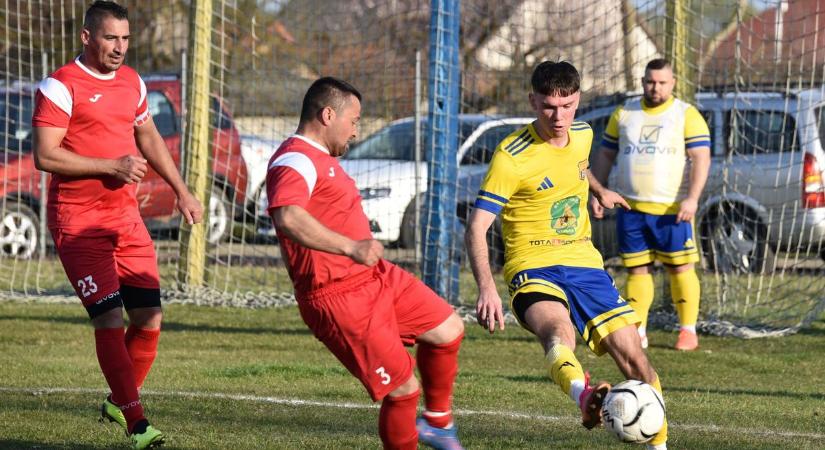 Nem lassít a Nagydobos, vasárnap a Szatmárcsekét hagyta helyben – egy helyen a 3. számú csoport eredményei (fotókkal)