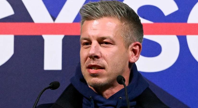 Menczer Tamás: Nem mindegy, hogy ki milyen mezben "focizik"!