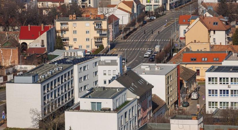 Megérkezett Debrecenbe a legfelismerhetőbb autó a világon - mutatjuk a fotót!