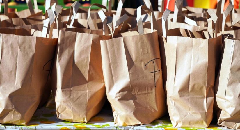 Ebben a kerületben lakik? Így kaphat húsvét előtt élelmiszer-utalványt
