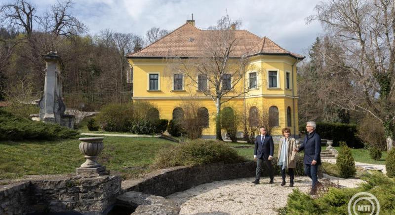 Csaknem kétmilliárd forintból újul meg a törökbálinti pulmonológia