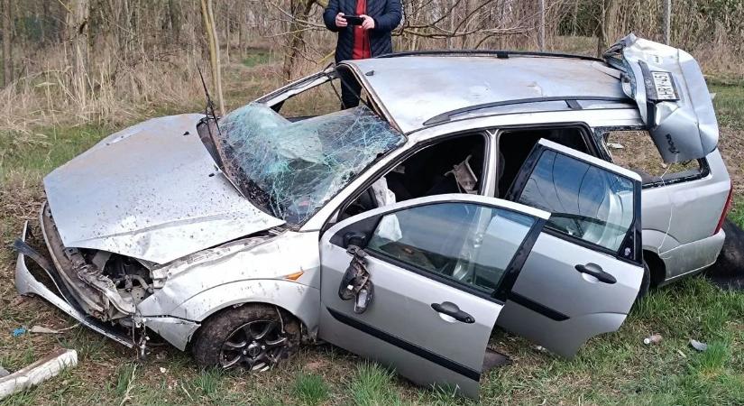 Hajnali ámokfutás Kunfehértónál: elmenekültek a helyszínről, de minden iratot és telefont otthagytak – képek