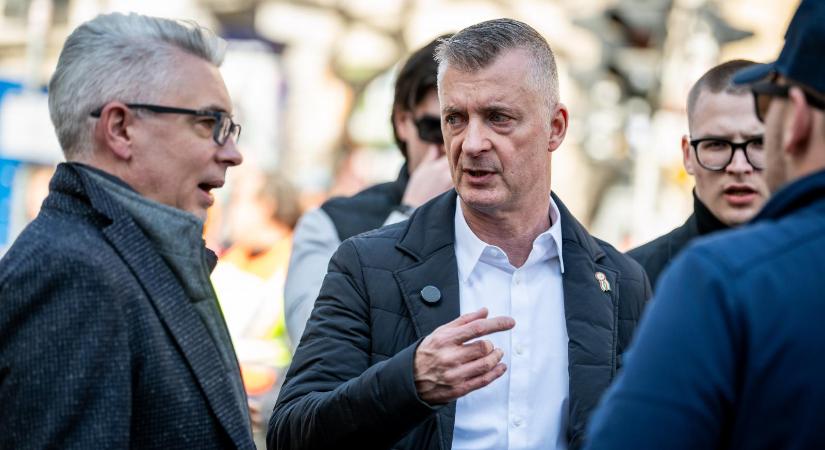 Apák és fiúk, lányok – Csúcsra járatják a fideszes nepotizmust a Szijjártó Péter vezette külügyben