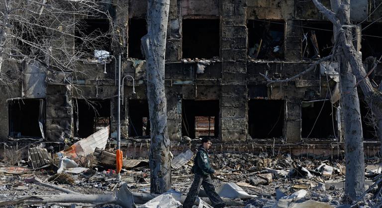 Lángokban áll Kelet-Ukrajna az orosz hadsereg hatalmas tavaszi offenzívája miatt