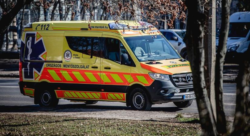 Fontos döntést hoztak meg a hajdú-bihari mentősök, egy kismamához kellett sietniük!
