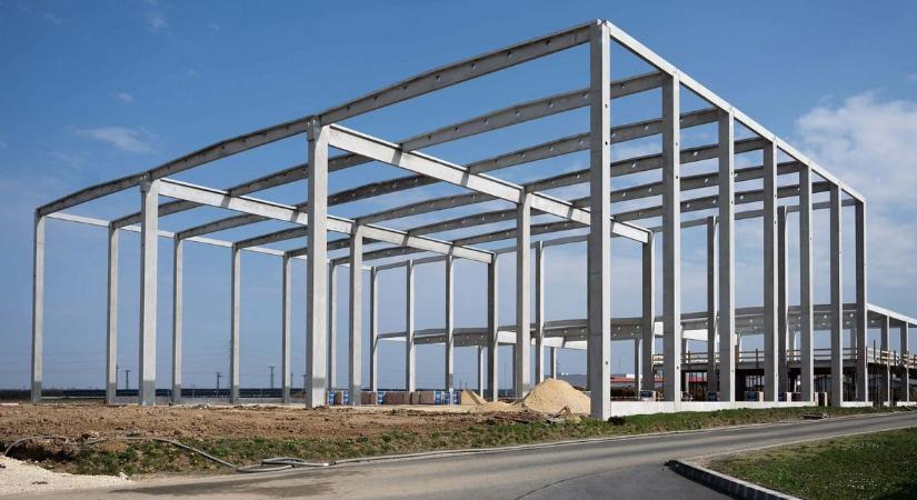 Óriási gyár épül Magyarországon az osztrák határnál: a lehallgatási botrány után Szijjártó Péter egyből odautazott – helyszíni fotók