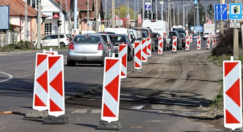Mutatjuk, hol tilos megállni és hol segítenek jelzőőrök a dugók ellen Egerben