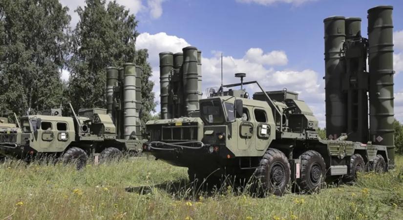 Kulcsfontosságú orosz fegyvereket semmisítettek meg az ukránok, a légvédelem szívét támadták