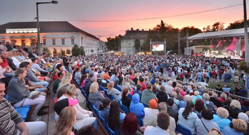 Ingyenes koncertek jönnek Székesfehérvárra – mutatjuk a fellépőket