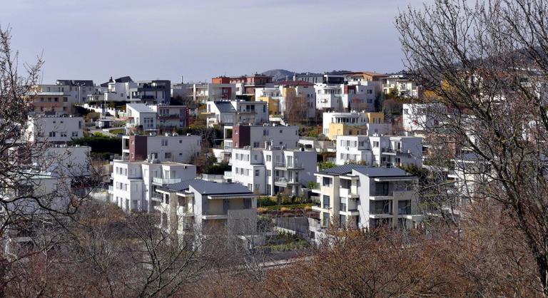 Szakértők figyelmeztetnek a vagyonadó kockázataira