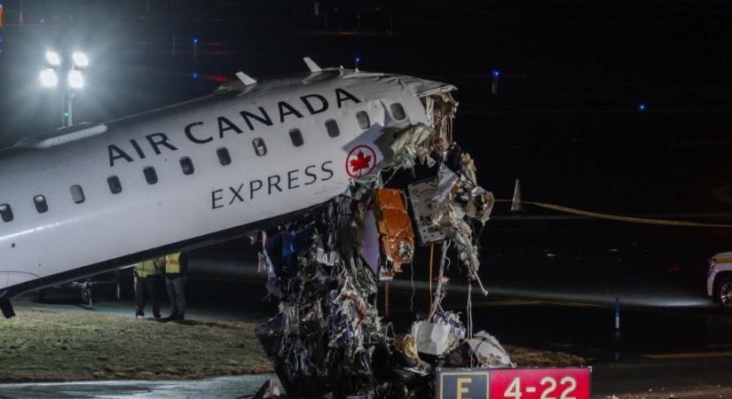 Horror a repülőtéren: egy repülőgép nekiütközött egy tűzoltóautónak, 2 ember meghalt, rengeteg a sérült