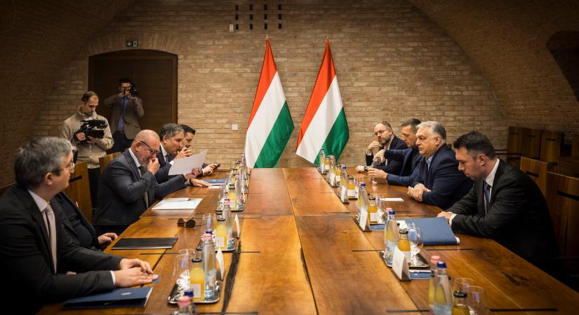 Orbán, Hernádi és több miniszter is ott volt az energiaügyi tanácskozáson