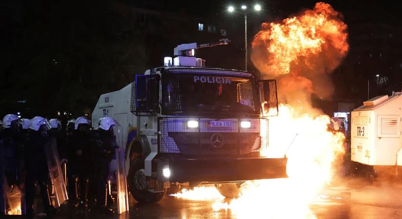Zavargás lett egy újabb kormányellenes tüntetésből Tiranában