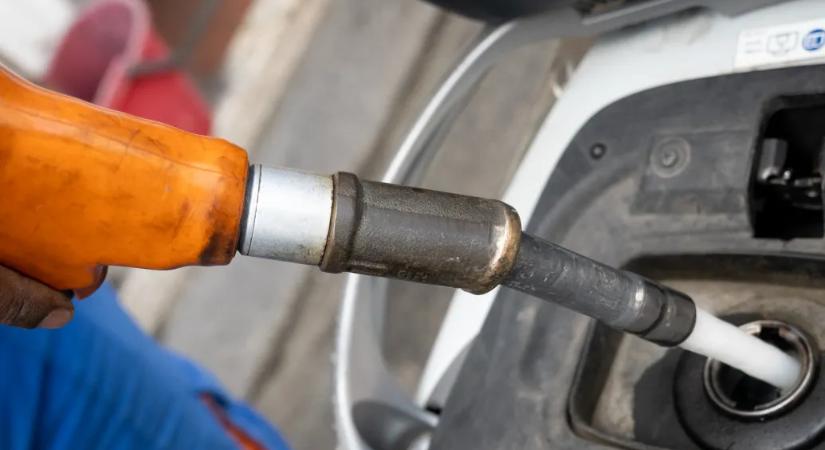 Független Benzinkutak Szövetsége: A választás miatt nem csökkenti a kormány az üzemanyagok kiskereskedelmi adóját