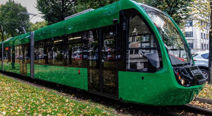 Drága üzemanyag helyett villamos: megugrott az utasszám az erdélyi városban