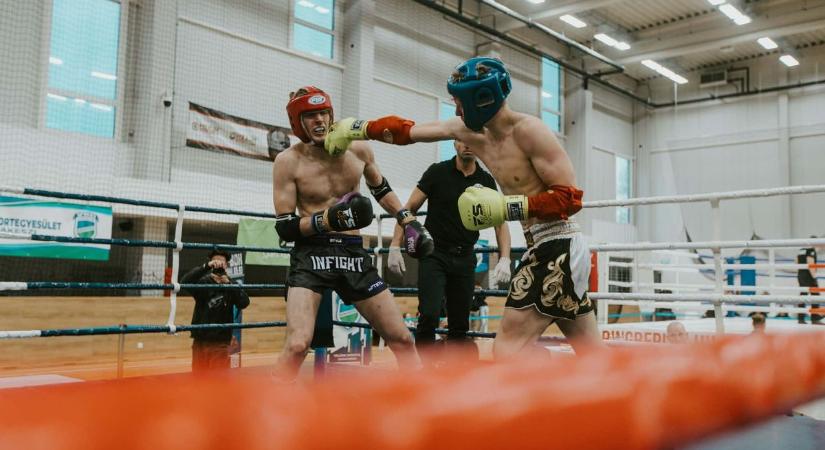 Pikáns csaták a ringben – a komáromi muay thai-harcosok taroltak a magyar bajnokságon