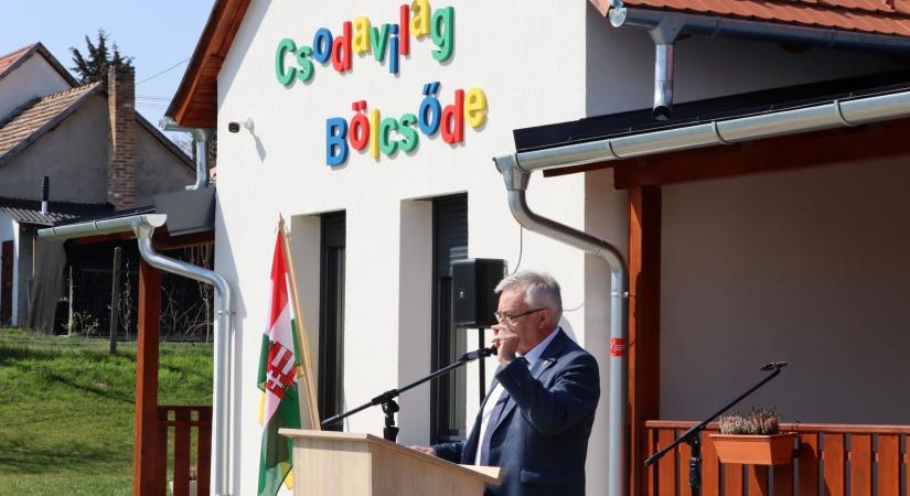 Ezen a településen az összes fideszes plakátot letépték