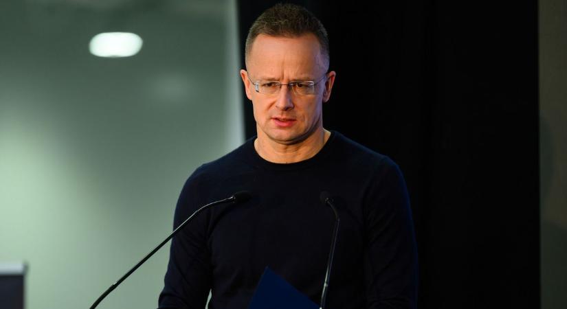 Szijjártó: A kormány nem fog megtörni és nem adja fel hazánk szuverenitását