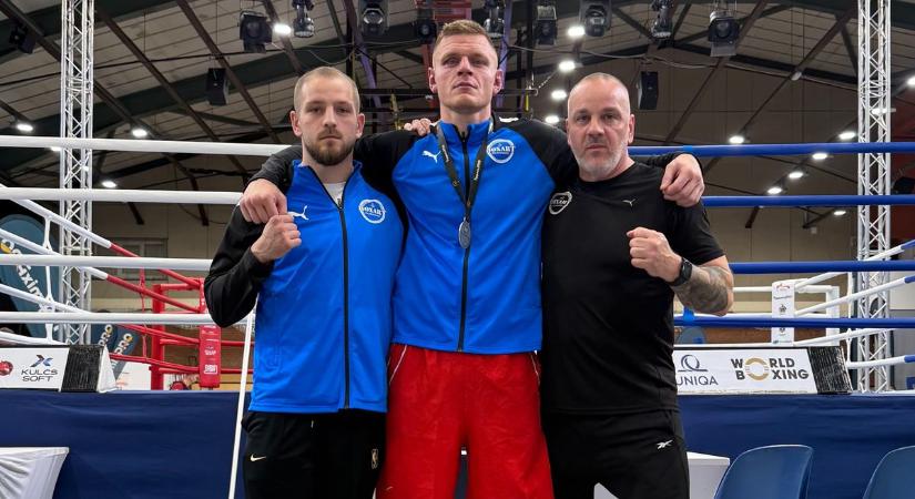 Kovács Márkot csak az angol bajnok győzte le, Szira Zsófia nyert