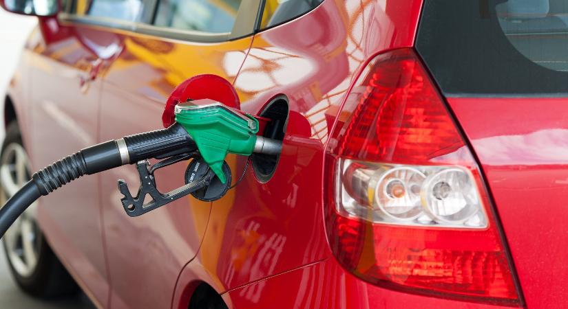 Kiderült, hogy meddig nem fog biztosan csökkenni ez az adóteher a benzinnél