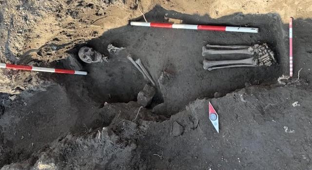 Kétszer megtalált késő középkori sírt tártak fel a szigligeti Avasi templomromnál