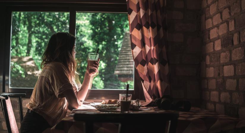 Nem kell mindennel foglalkoznod – 8 gondolat, ami segít elengedni a felesleges terheket