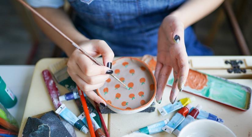 Ez a 10 „nagymamás hobbi” kortól függetlenül feltölt