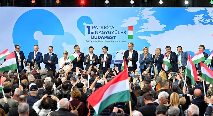 Orbán „oroszlán egy birkák vezette kontinensen”, „ha belép a terembe, mintha Magyarország lépett volna be”