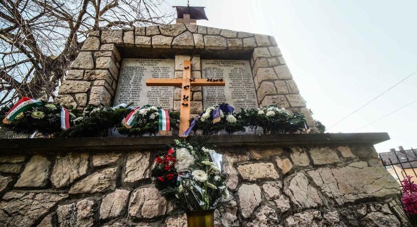 A Fájdalmas Péntek fiatal áldozataira emlékeztek meg Olaszfalun (galéria)