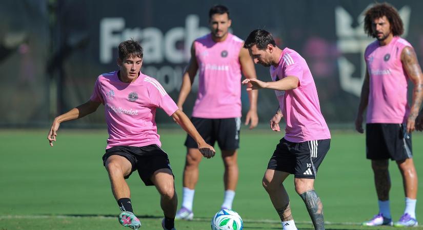 Egy magyar csatár a pályán látta, ahogy Messi megelőzi Pelét - videó