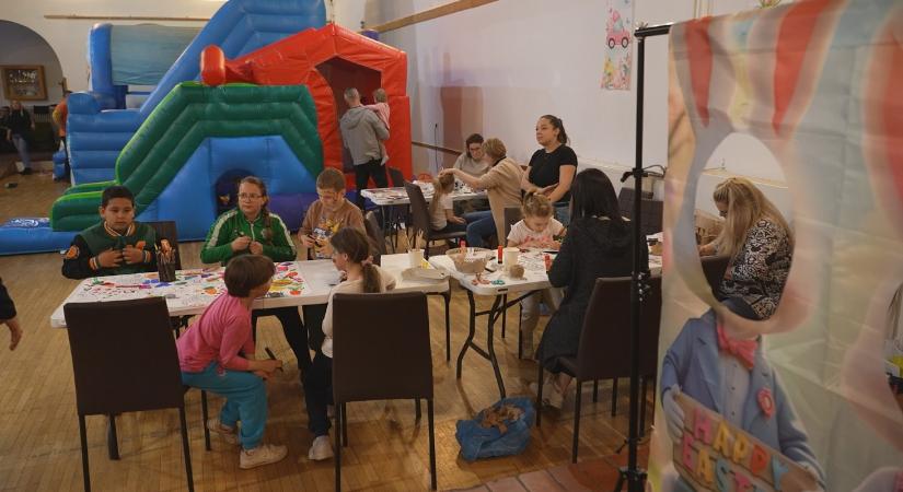 Nyuszi totó is volt a játszóházban