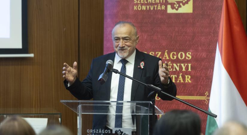 Takaró Mihály a Vasárnapnak: Kiadatlan írások is lehetnek Wass Albert Magyarországra érkezett hagyatékában