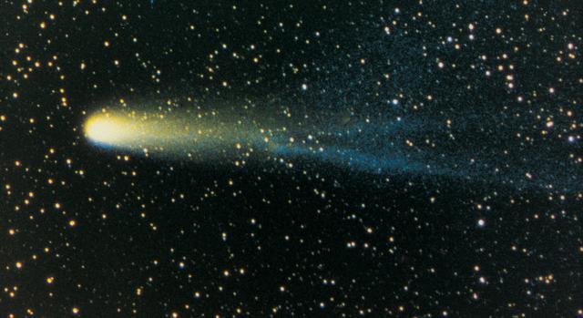 Rendkívüli égi jelenség áprilisban: érkezik a napsúroló üstökös