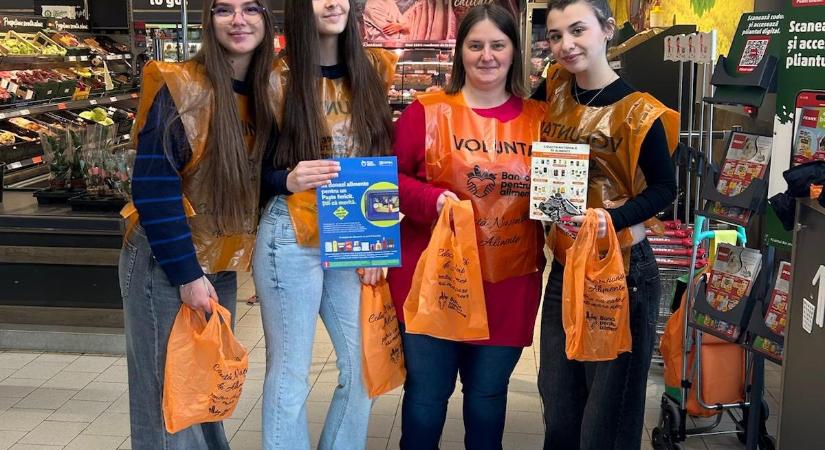 Jelentős mennyiségű élelmiszert gyűjtöttek a rászorulóknak Nagyenyeden