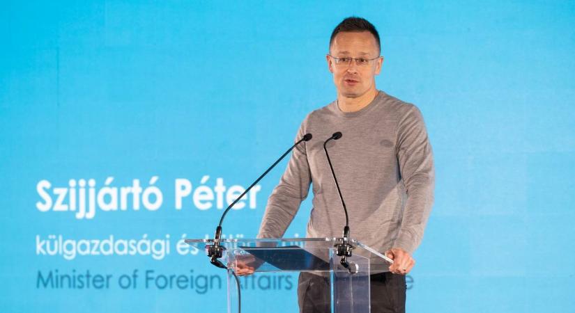 Szijjártó Péter miniszter Zalaegerszegen - letetették a Flex Next logisztikai központjának alapkövét (galéria, videó)