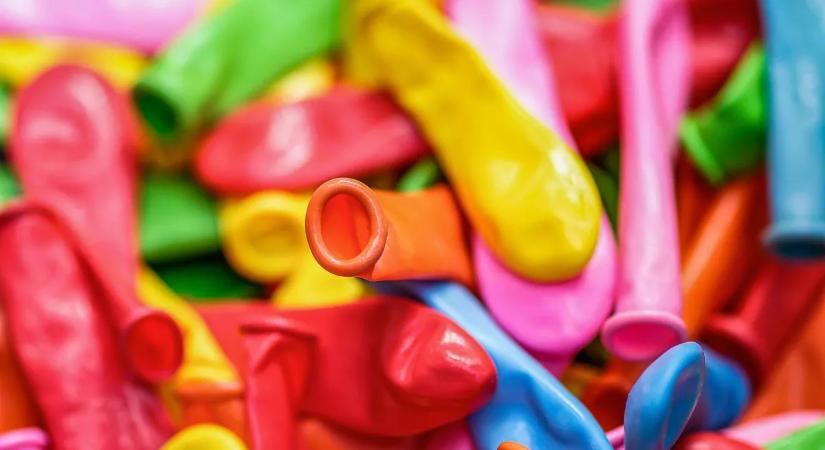 „Anyám a karjában tartotta őt élettelenül” - Héliumos lufi okozta egy ötéves kisfiú halálát