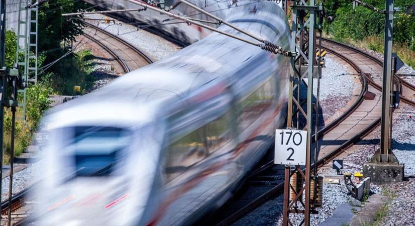 Borzalmas tragédia: gyermeket gázolt az InterCity