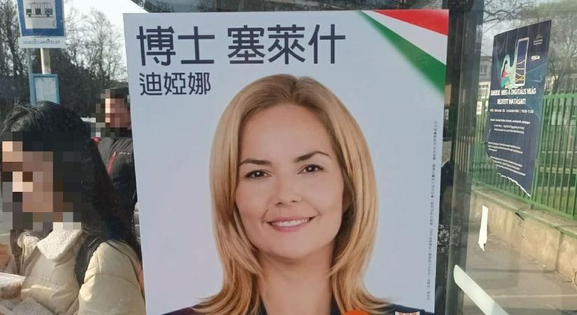 Kínai nyelvű kamuplakátok jelentek meg városszerte a debreceni fideszesek arcával