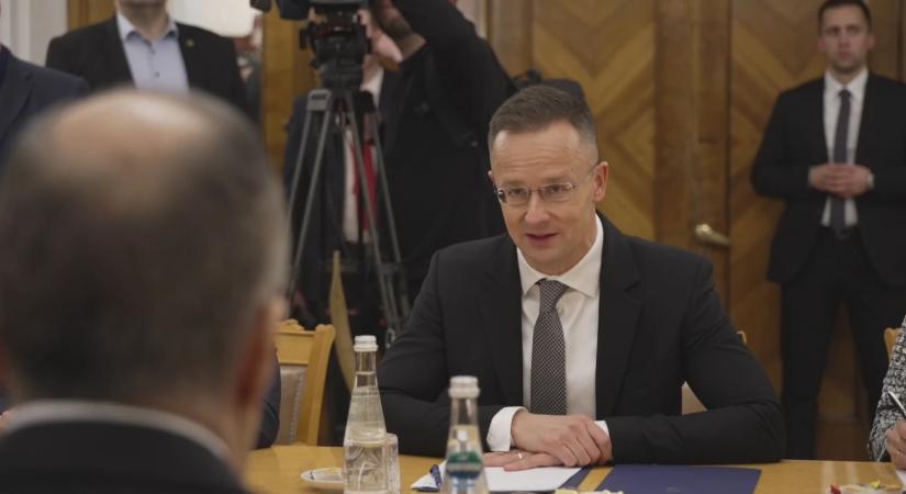 Kiszivárgott hangfelvétel: Szijjártó Pétert külföldi titkosszolgálatok hallgathatták le – vizsgálatot rendelt el a kormány