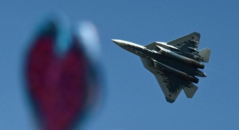 Óriási fordulat: mégis orosz csúcsvadászgépeket vásárolhat a világ egyik legnagyobb országa, ez nagyon nem fog tetszeni a nyugati szövetségeseknek – videón a Szu-57