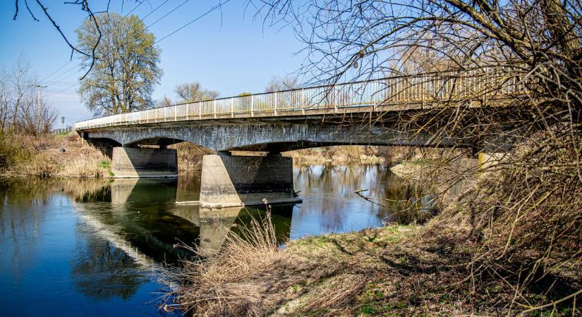 Jó hír az aktív programok szerelmeseinek: hídfelújítás, vízi kikötők, turisztikai fejlesztések a Hernádon - fotók, videó