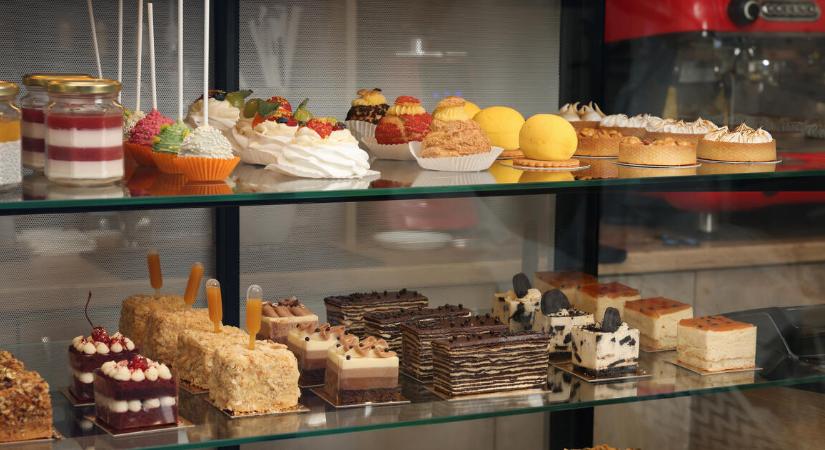 Hétfőtől az éttermek, áprilistól pedig a cukrászdák is pályázhatnak az 55 millió forintra