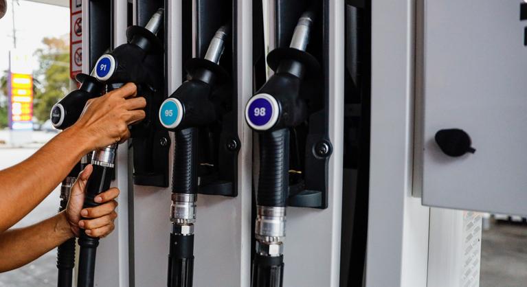 Zuhanó olajár, emelkedő részvényindexek – felfordult a világpiac Trump szavaira